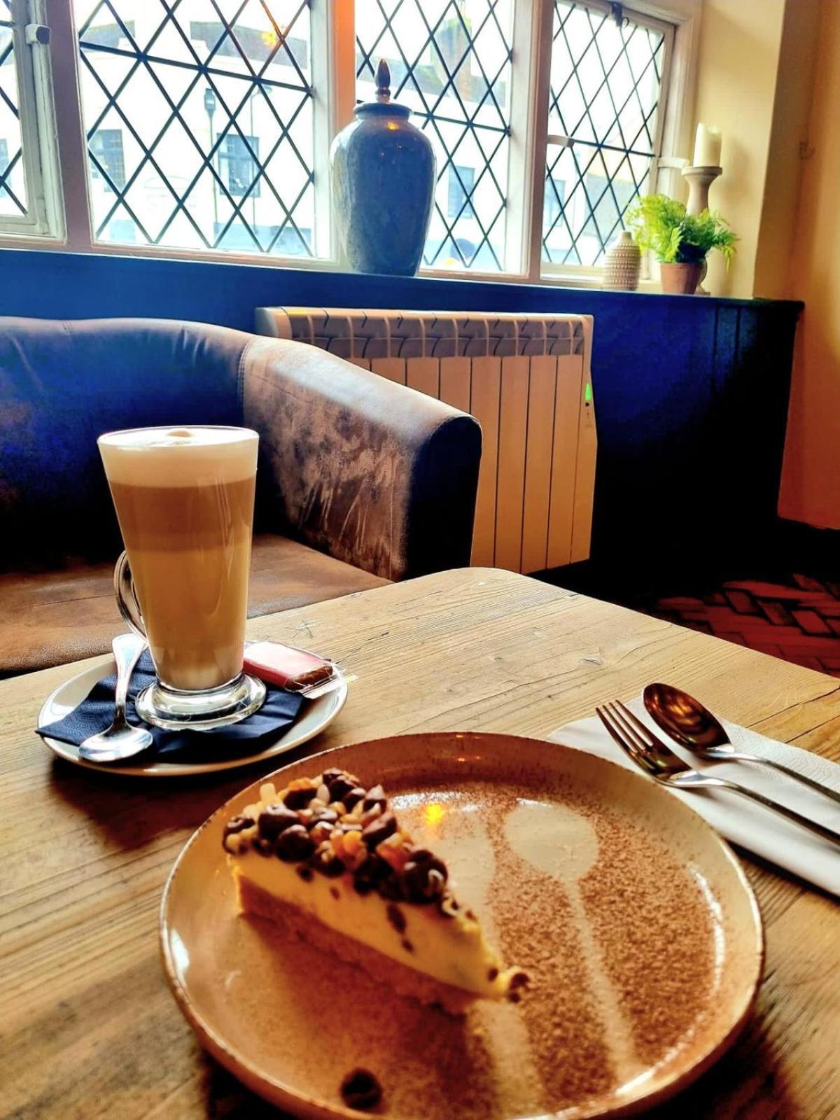 The Royal Oak Hotel อีฟแชม ภายนอก รูปภาพ
