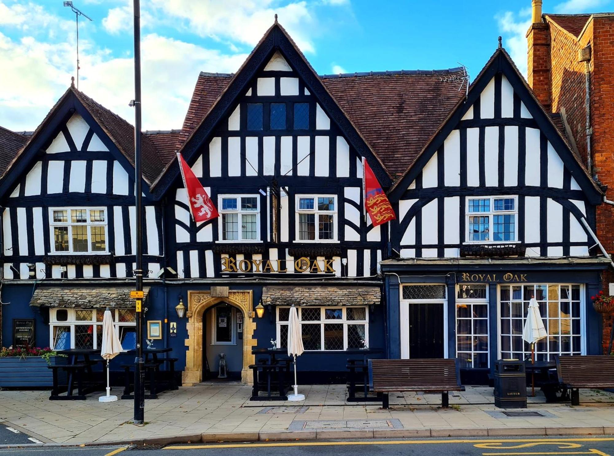 The Royal Oak Hotel อีฟแชม ภายนอก รูปภาพ