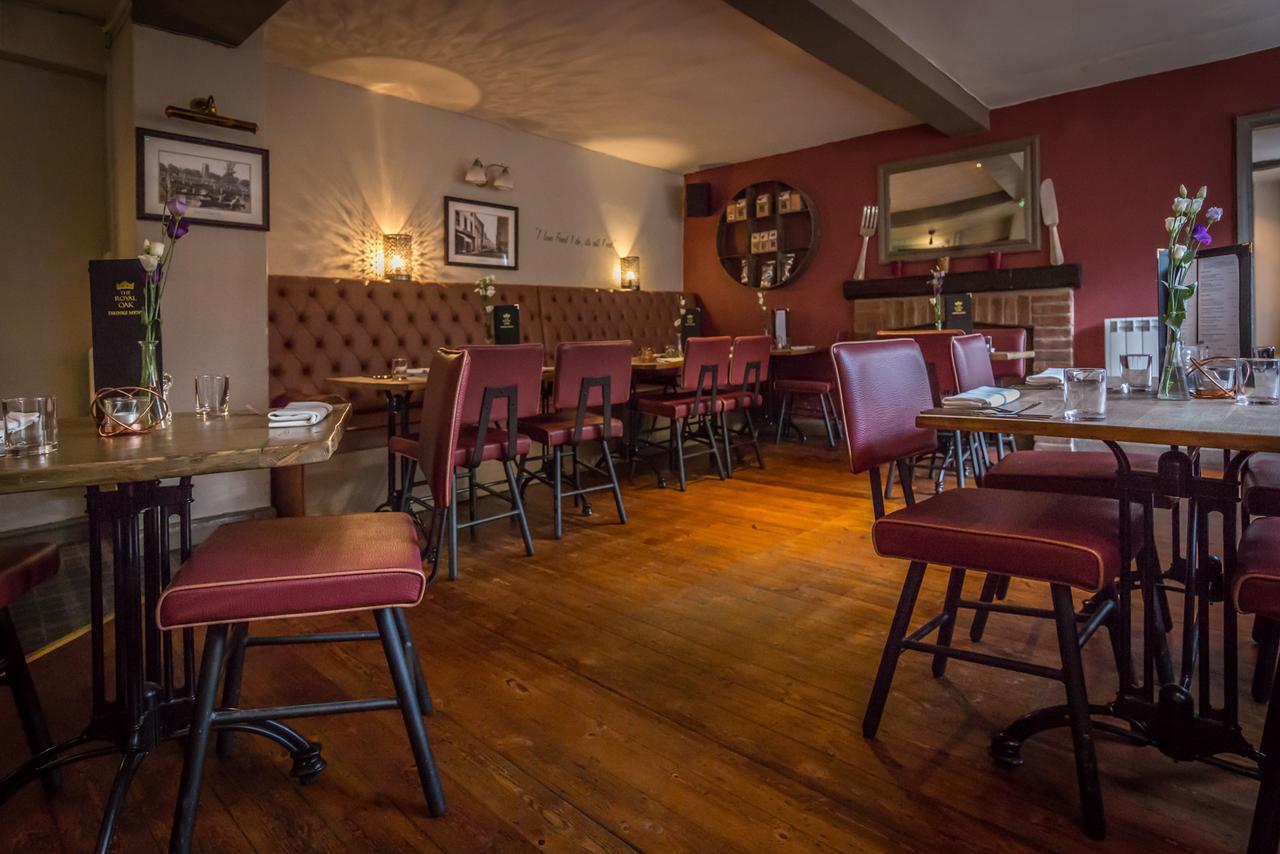 The Royal Oak Hotel อีฟแชม ภายนอก รูปภาพ